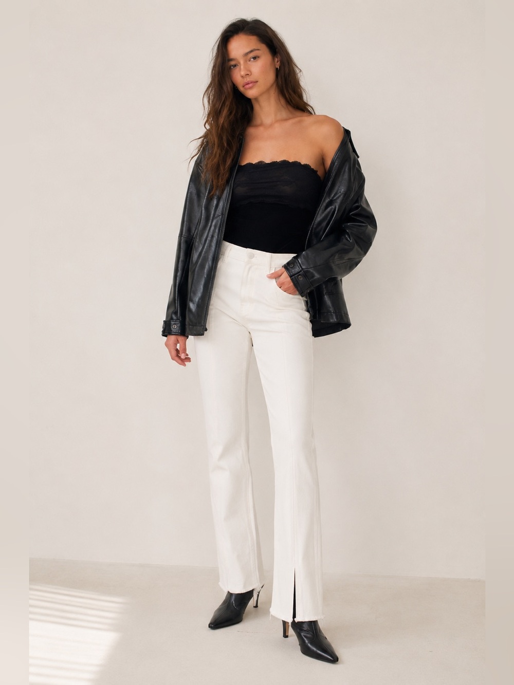 ECRU The Robertson Split Front White Jeans Size 25 Straight Leg